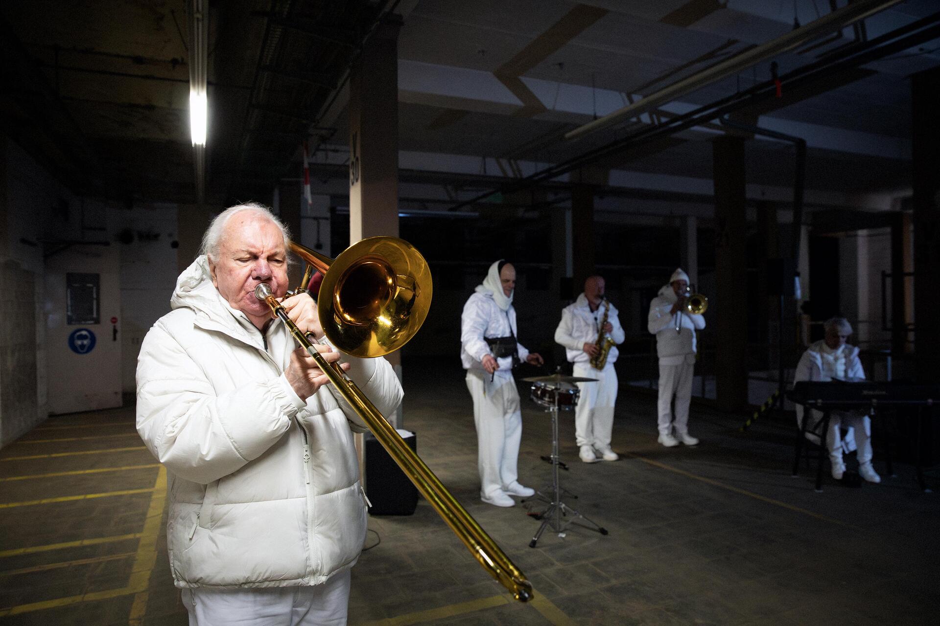 Conny Bauer, Daniel Schröteler, Hayden Chisholm, Nils Wogram, Antonis Anissegos